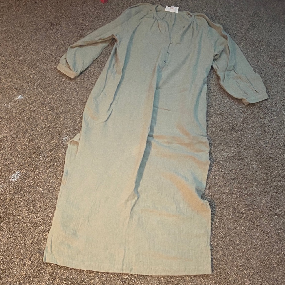 Pomander Place Sage Green Maxi. Size small. Gauzy feel. Great condition. Size xs
